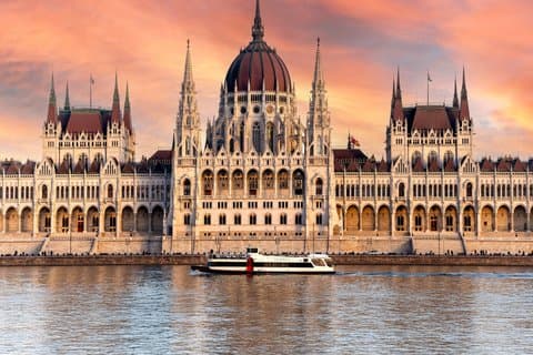 Crucero por el río Budapest con 1 Gratis Tokaj Frizzante y audioguía