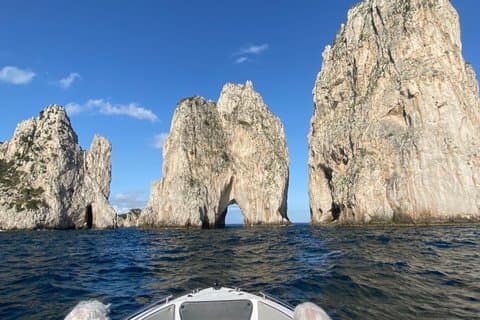 Tour privado en barco a la isla Capri desde Sorrento