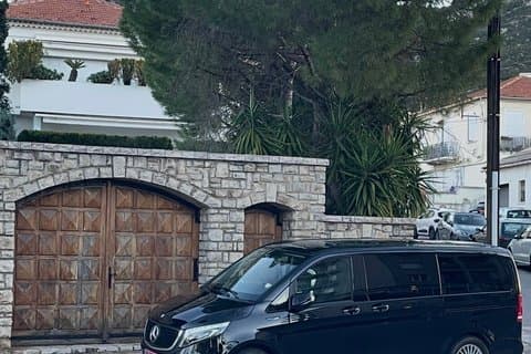 Privat minibusstransfer från Marseille flygplats till kryssningsfartyget