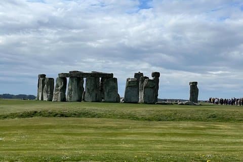 Dagstur med bus - Stonehenge, Avebury & Uffington White Horse