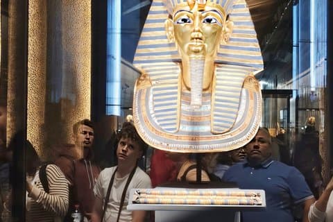 Excursión de un día a El Cairo desde Hurghada : Pirámides &El Gran Museo Egipcio