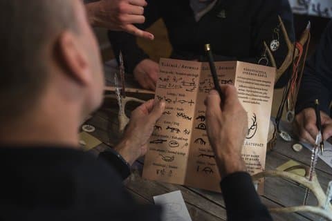 Levi Authentic Geweih Werkstatt Gestalten Sie Ihr eigenes Souvenir