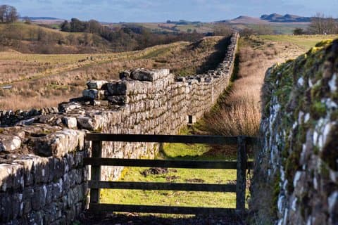 Hadrian's Wall & Northumberland Day Tour