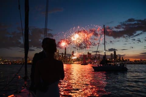 Navy Pier Fuochi d'artificio crociera su uno yacht a vela privato