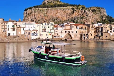 Excursions en bateau à Cefalù avec plongée en apnée et apéritif