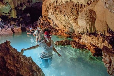 Tour della grotta Actun Tunichil Muknal