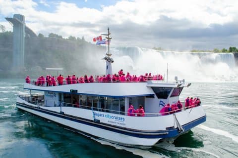Hoteller i nærheden af Toronto: Niagara Falls Sightseeing Tour + Boat, Journey & Lunch