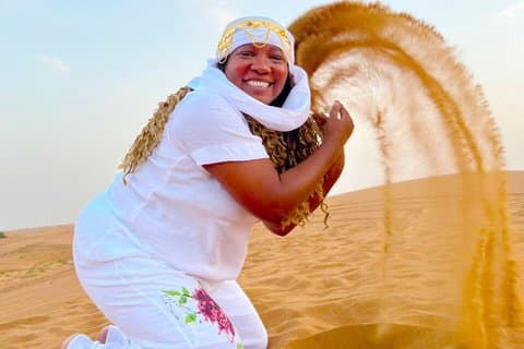 Abu Dhabi Desert Safari : Dune Bashing, Kamelritt und Grillabend