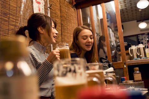 Explore a vida noturna de Takayama Private Walking Tour com jantar