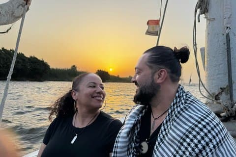 Celebração privada de aniversário em um barco do Nilo com almoço ou jantar