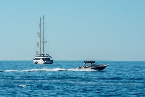 Excursão de lancha guiada local privada no arquipélago de Dubrovnik