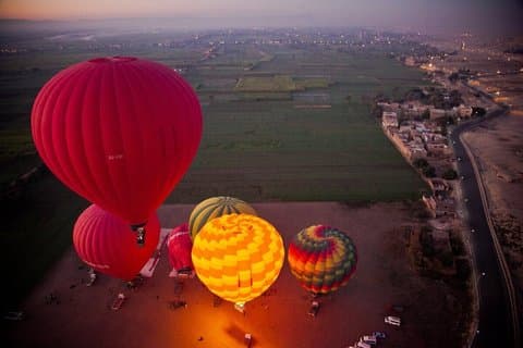 Excursion de luxe d'une nuit à Louxor au départ de Hurghada avec ballon au lever du soleil