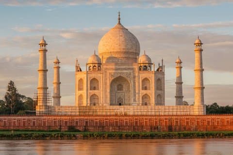 Excursión al amanecer Taj Mahal y Agra en coche desde Delhi