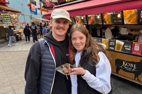 Kobe Food Tour: 10+dishes at Market/Chinatown; Kobe Beef Included