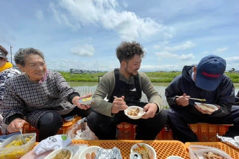 Green Field Trail and Onigiri Picnic with Local Farmer