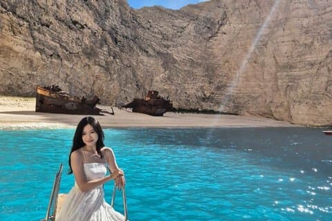 Zakynthos Shipwreck Beach and Blue Caves Boat Tour