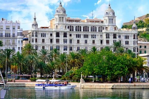 Tour a piedi di Alicante con audio Guida sul tuo smartphone