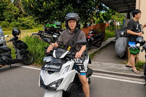 ビンタンスクーターとバイクのレンタル