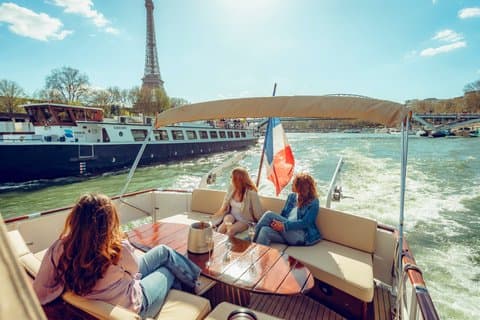 Hoteller i nærheden af Paris Seine Private Cruise Eiffel Tower View