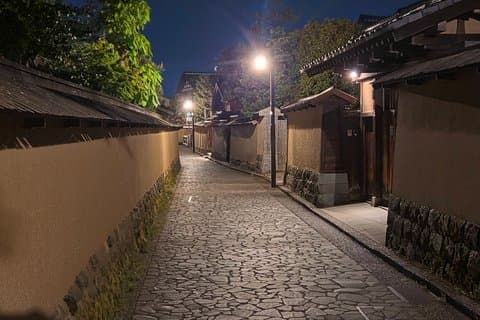 Tour notturno di Kanazawa Castello Samurai District e cena facoltativa