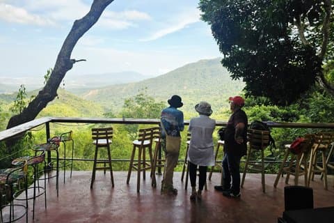 MINCA: Escursione ecologica, piantagione di caffè, cacao e cascata naturale