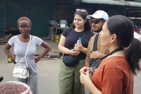Walk, Shop and Cook Traditional Zambian Meal at Soweto