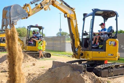 Dig World Grapevine : Entrada al parque de aventuras de la construcción