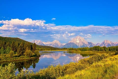 12 VIP Group Yellowstone Classic 3-Day Tour Bozeman Round-Trip