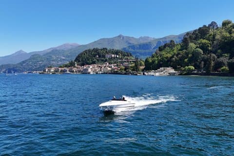 Comosjön privat båttur med stopp i Bellagio eller Varenna