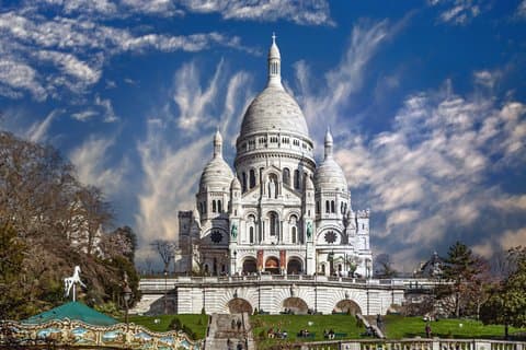 Montmartre Hidden Gems and Sacre Coeur Walking Tour