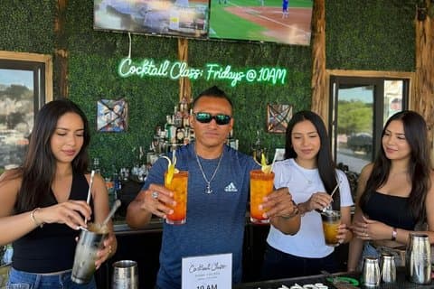 Overwater Cocktail klasse på The Mayan