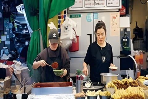 Eat Like a Local : Mangwon & Hongdae(マングォン&ホンデ)