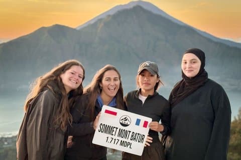 Mount Batur Sunrise Trekking mit Hotelabholung und Hot Spring