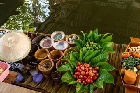 Mercado local de Khlong Latmayom y Taling Chan con 3 opciones