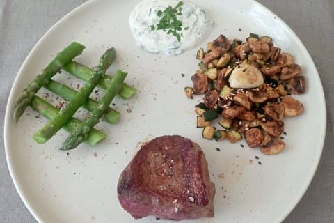 Autentisk fransk middag på en lokal i Bordeaux