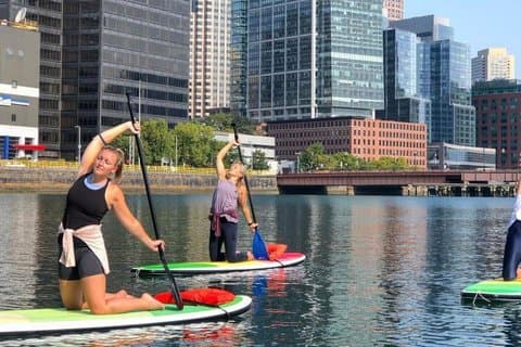 Clases de yoga de remo guiadas Rise and Shine en Boston
