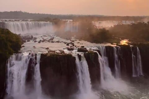 Visite privée des chutes d'Iguazu Brésil et Argentine avec coucher de soleil