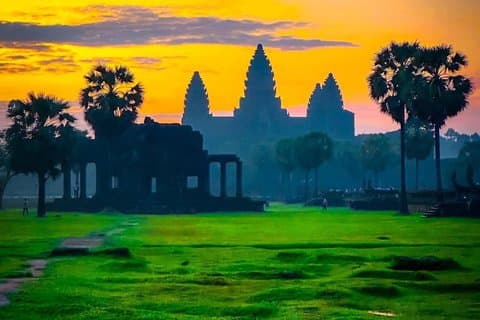 Angkor Wat : Private Tuk-Tuk Tour with English Speaking Guide