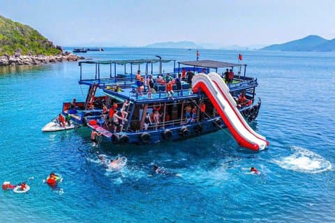 Nha Trang Ganztägige Schnorcheltour mit Wasserrutsche