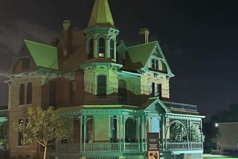 Phoenix Ghost Tour: History, Mystery & Ghost Hunting