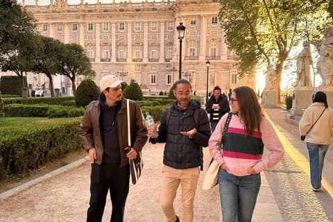 Madrid på 3 timmar Templen, Palats och lokala myter Tour