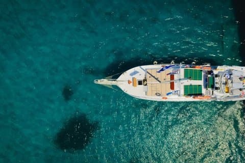 Athens: Saronic island cruise with taverna lunch and four stops