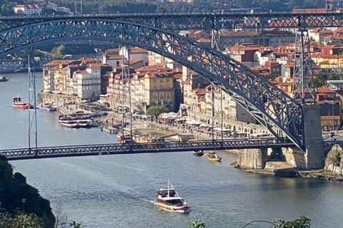ポルト:トップワインセラーのセルフガイド付きウォーキングツアー