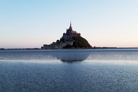 Guidet vandretur i landsbyen Mont Saint-Michel