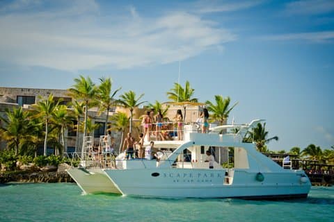 Catamaran à Cap Cana, déjeuner au Beach Club et visite du Cenote