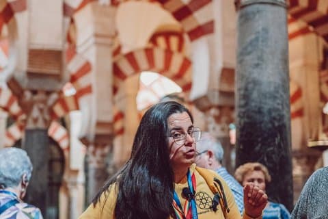 Visita guiada à Mesquita-Catedral de Córdoba em espanhol.