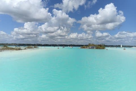 Bacalar la Laguna de los Siete Colores y Cenotes Ocultos