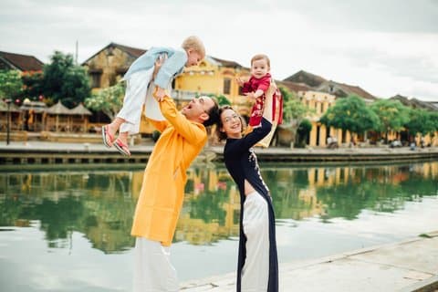 Hoi An Family Photoshoot with Local Photographer