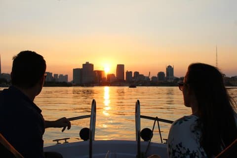 Privé Saigon bij nachtcruise per luxe speedboot