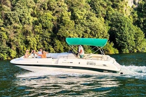 Explore Lake Como Boat Tours with Scenic Views